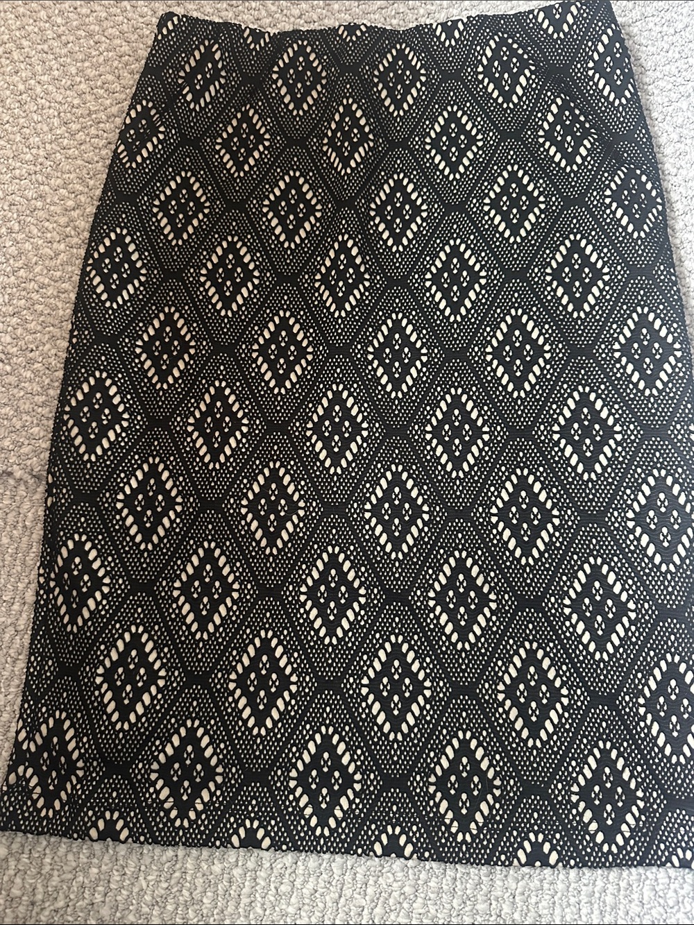 Renee C. Black and Cream Geometric Diamond Pencil Skirt